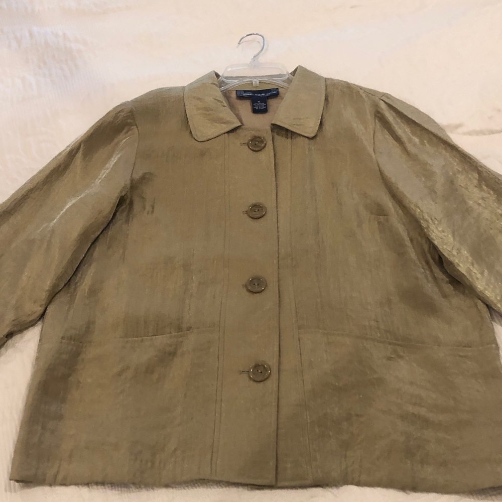 St. John Shimmering Gold Jacket - Large front pockets. XL.